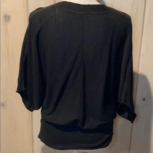 Black Generra sweater. - Picture 4 of 4